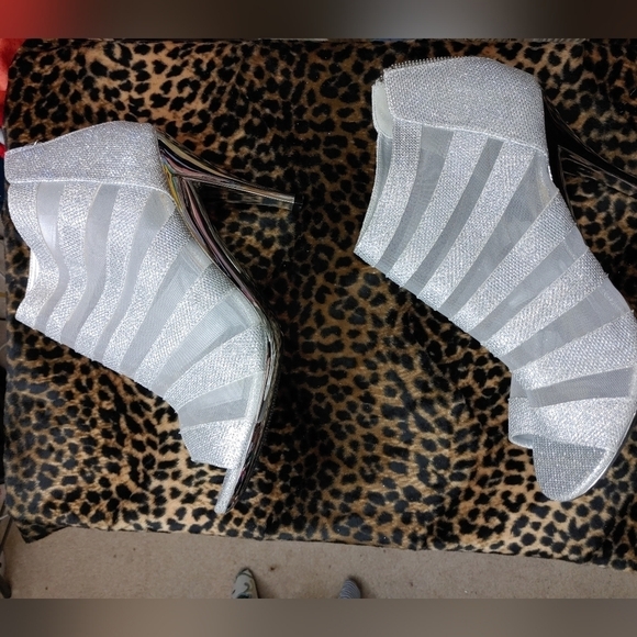 NEW STYLISH SILVER GLITTER/SHEER HEELS SHOES SIZE 12 - Picture 11 of 16